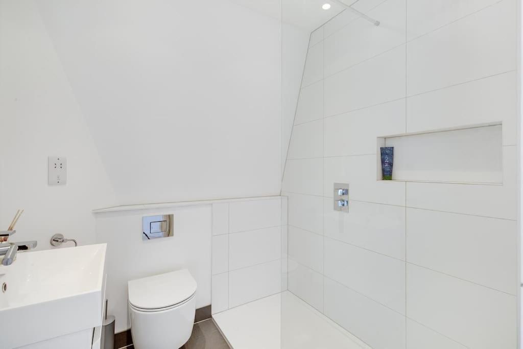 Modern 1 Bedroom Flat In Battersea London Exterior foto